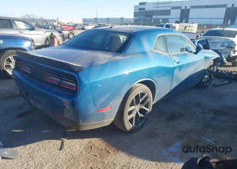 2021 Dodge Challenger Sxt z USA, uszkodzony, nr VIN 2C3CDZAG3MH530969